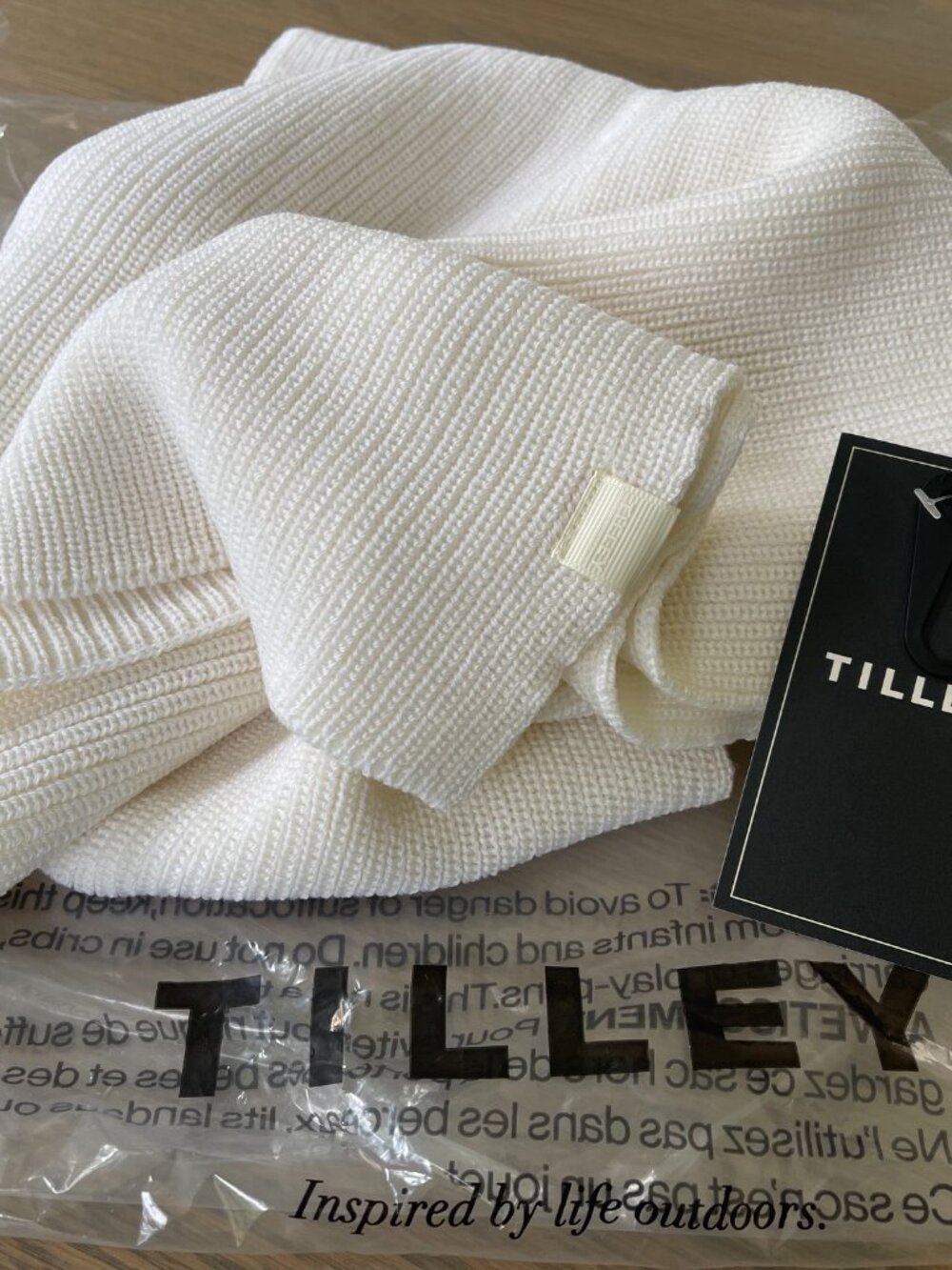 Tilley Merino Scarf, 100% Extra fine Merino Wool Cream White NWT